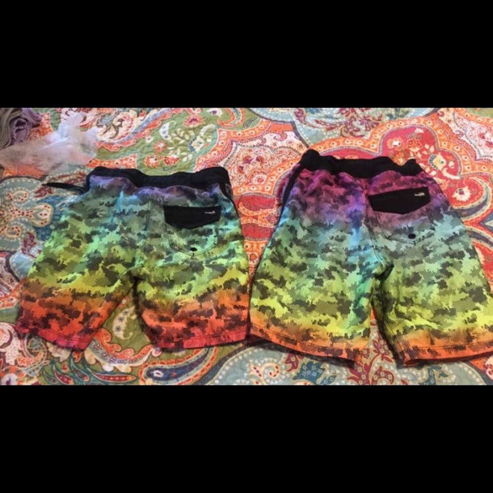 Boys Hurley board shorts - Picture 2 of 2